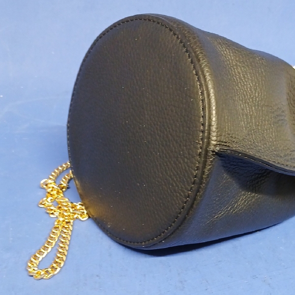 Anna Paola Black Leather Bucket Bag Made in Italy Measuring 8" High - Picture 9 of 9